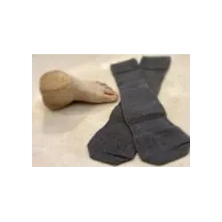 CALCETINES DE COMPRESIÓN MEDIA CON ACCIÓN TERAPEUTICA EN LA PREVENCIÓN